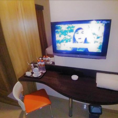 The Waigo Hotel Sorong Buitenkant foto