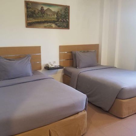 The Waigo Hotel Sorong Buitenkant foto