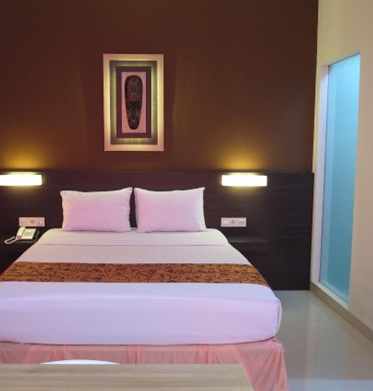 The Waigo Hotel Sorong Buitenkant foto