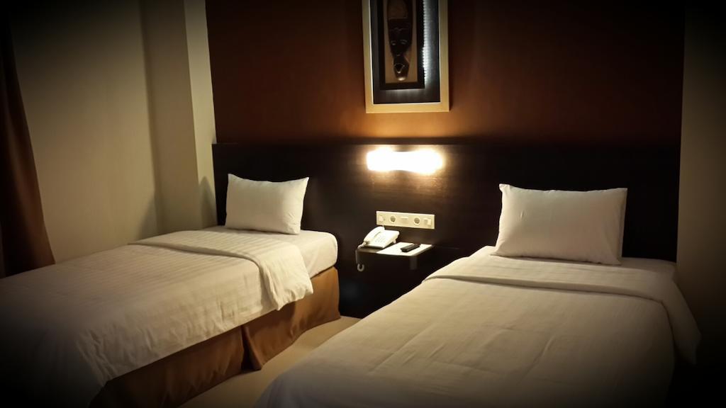 The Waigo Hotel Sorong Buitenkant foto