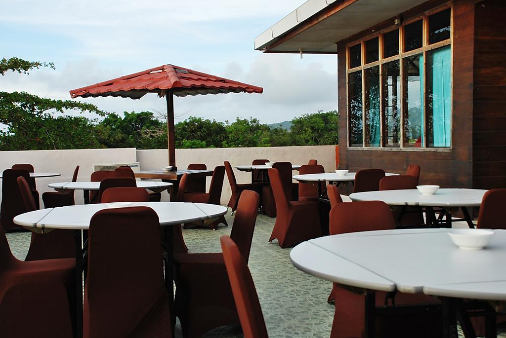 The Waigo Hotel Sorong Buitenkant foto