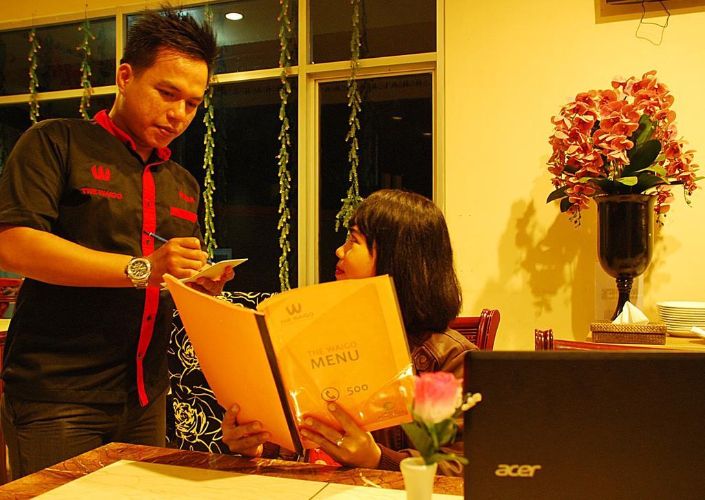 The Waigo Hotel Sorong Buitenkant foto