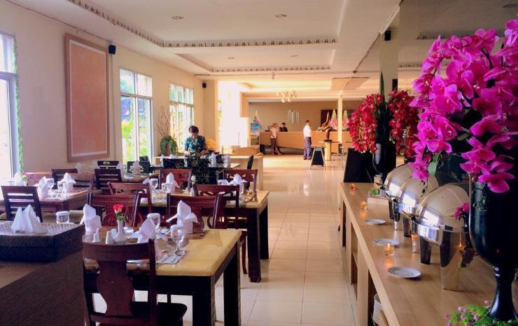 The Waigo Hotel Sorong Buitenkant foto