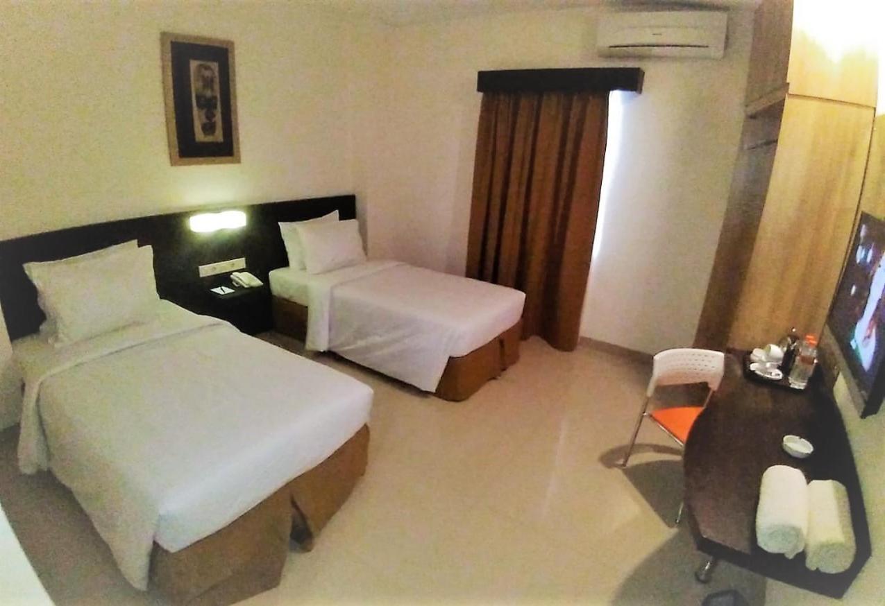 The Waigo Hotel Sorong Buitenkant foto