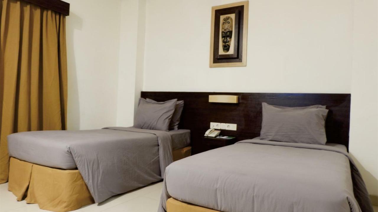 The Waigo Hotel Sorong Buitenkant foto