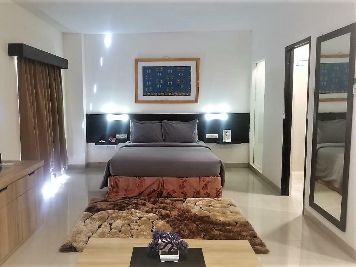 The Waigo Hotel Sorong Buitenkant foto